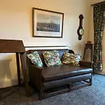 بيت ضيافة Lucy Cross Guest House Lucy Cross