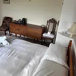 Lucy Cross Guest House بيت ضيافة