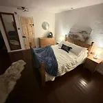 Lucy Cross Guest House * Lucy Cross