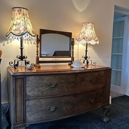 Lucy Cross Guest House Πανσιόν