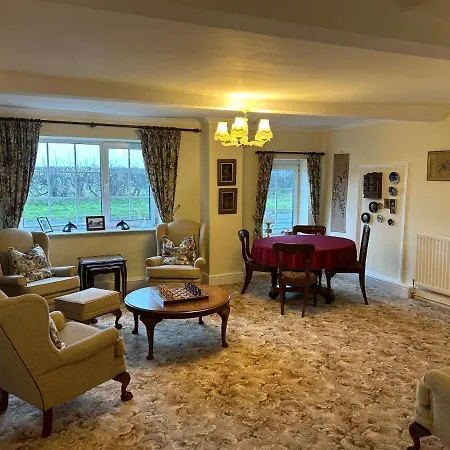 Lucy Cross Guest House Πανσιόν