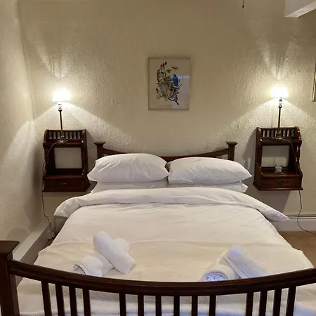 Πανσιόν Lucy Cross Guest House Lucy Cross