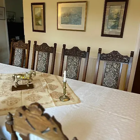 Lucy Cross Guest House *