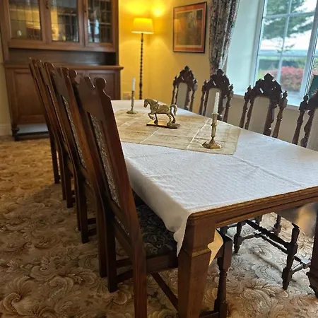 Lucy Cross Guest House ゲストハウス *