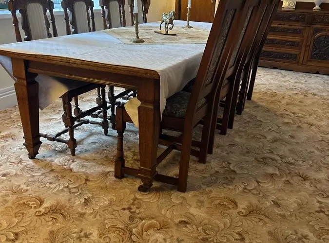 Lucy Cross Guest House Lucy Cross