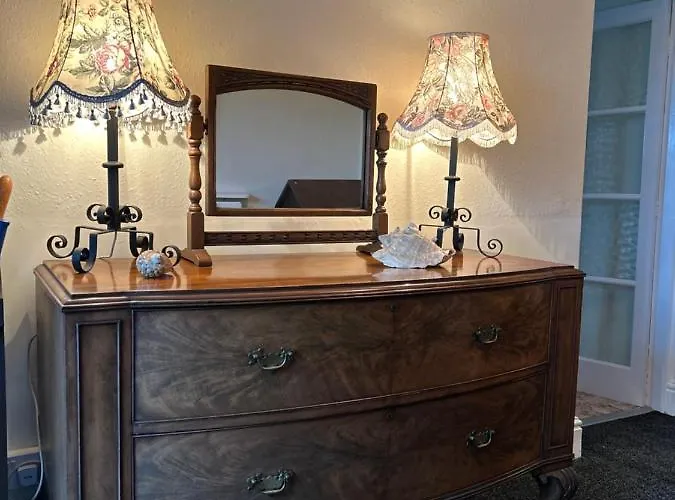 Lucy Cross Guest House Guest house