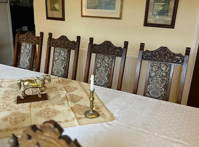 Lucy Cross Guest House *