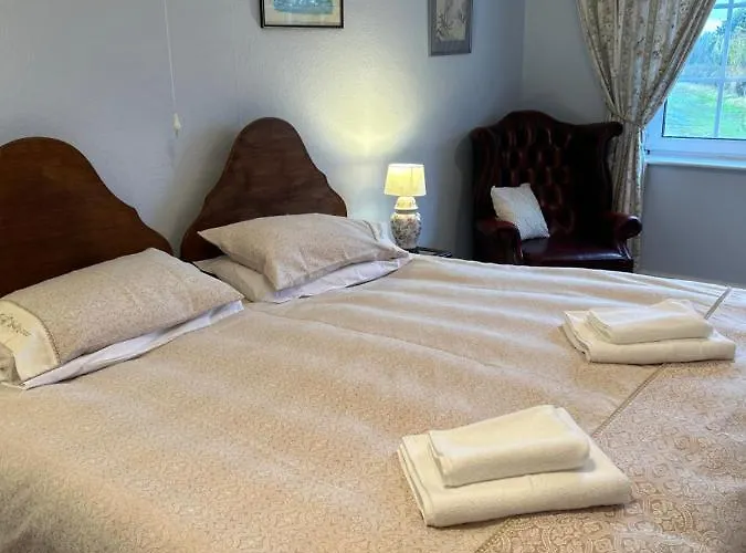 Lucy Cross Guest House *