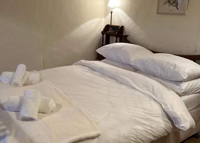 Lucy Cross Guest House * Lucy Cross