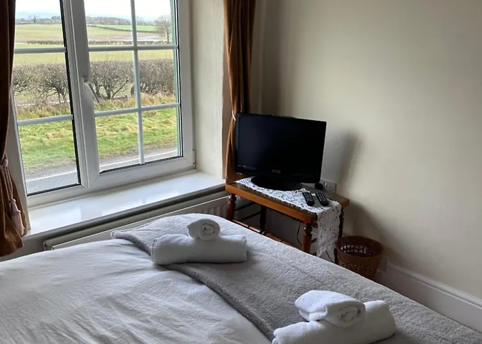 Lucy Cross Guest House Lucy Cross