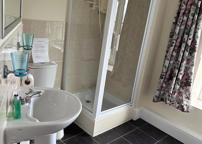 Lucy Cross Guest House Guest house *